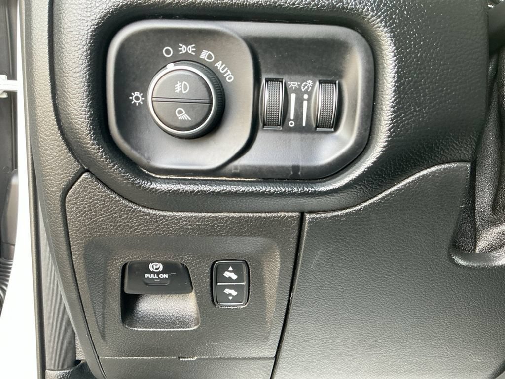 Used 2020 RAM 1500 Laramie AWD/4WD image 19