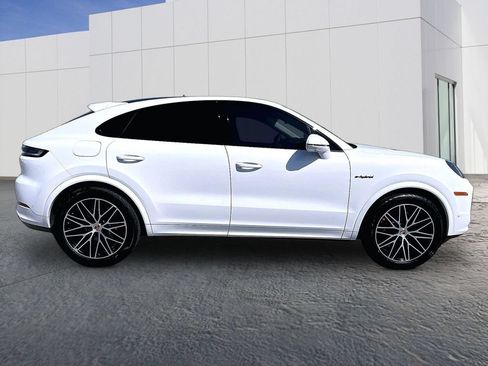 Certified 2025 Porsche Cayenne S AWD/4WD image 8