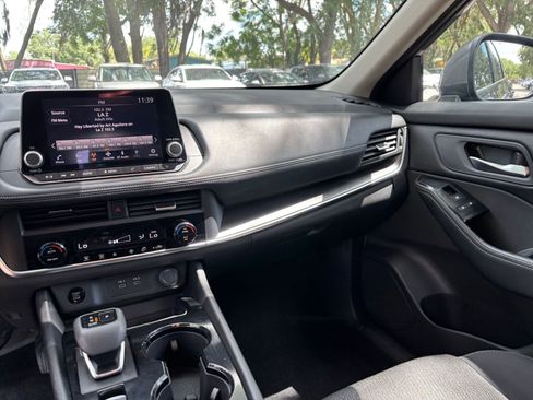 Used 2025 Nissan Rogue SV FWD image 66