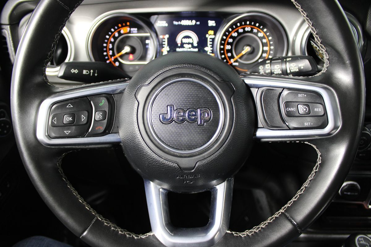 Used 2022 Jeep Wrangler Unlimited Sahara AWD/4WD image 9