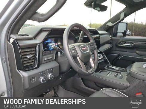 Used 2025 GMC Sierra 2500 AT4X image 17