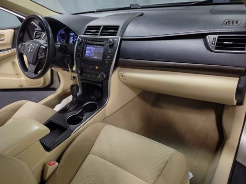Used 2017 Toyota Camry LE FWD image 30