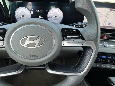 Used 2024 Hyundai Elantra SEL FWD image 16