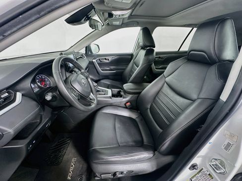 Used 2022 Toyota RAV4 XLE Premium FWD image 13