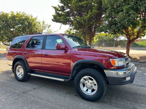 Used 2000 Toyota 4Runner SR5 w/ Upgrade Value Pkg 2 AWD/4WD image 11