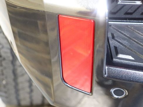 Used 2025 GMC Hummer EV 2X AWD/4WD image 25