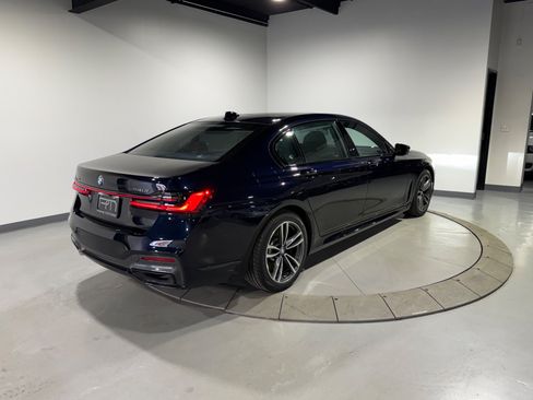 Used 2022 BMW 740i xDrive w/ M Sport Package AWD/4WD image 16