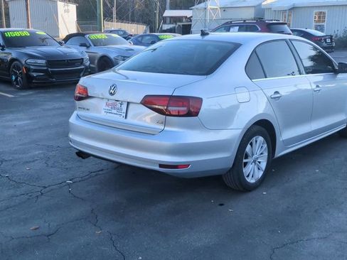 Used 2016 Volkswagen Jetta SE image 8