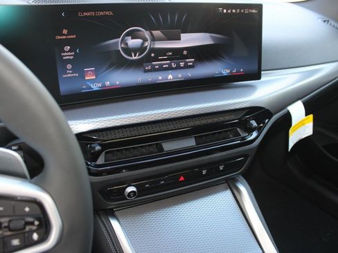 Used 2026 BMW 430i xDrive Coupe w/ M Sport Package AWD/4WD image 17
