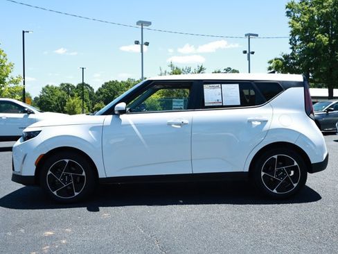 Used 2023 Kia Soul EX FWD image 9