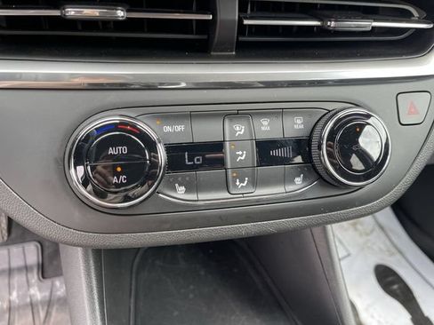Used 2024 Buick Envista Preferred w/ Convenience I Package FWD image 18