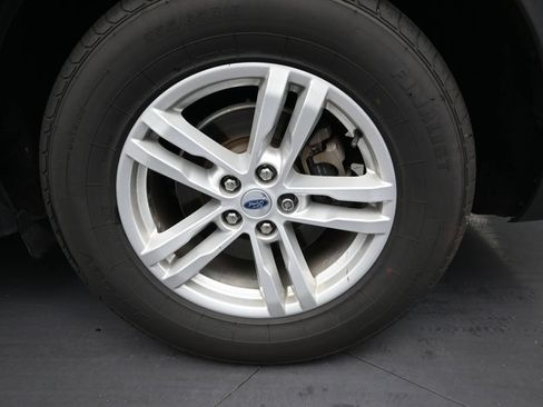 Used 2021 Ford Explorer XLT w/ Equipment Group 202A RWD image 10