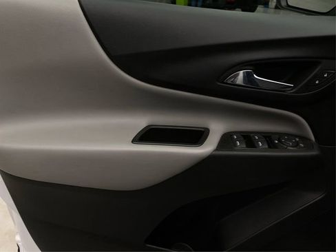 Used 2023 Chevrolet Equinox LS w/ LS Convenience Package image 24