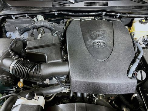 Certified 2022 Toyota Tacoma TRD Off-Road image 27