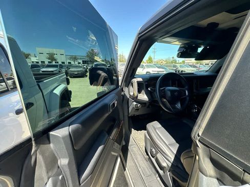 Used 2024 Ford Bronco Badlands AWD/4WD image 6