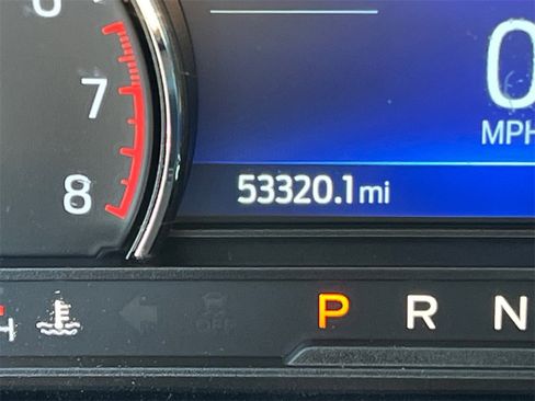 Used 2022 Ford Explorer XLT image 28