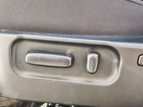 Used 2023 Toyota Tacoma TRD Sport w/ Black Out Package (TMS) image 11