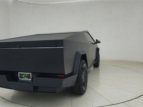 Used 2024 Tesla Cybertruck AWD Crew Cab image 65