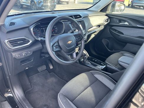 Certified 2022 Chevrolet TrailBlazer LT w/ Driver Confidence Package image 10