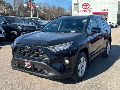 Used 2019 Toyota RAV4 XLE w/ Convenience Package AWD/4WD image 3