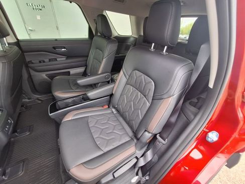 New 2026 Nissan Pathfinder Platinum AWD/4WD image 21