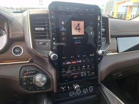 Used 2025 RAM 1500 Limited AWD/4WD image 16