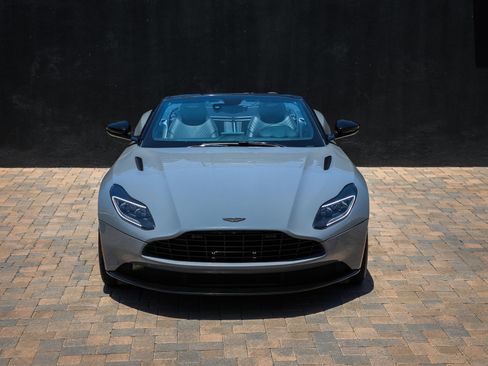 Used 2022 Aston Martin DB11 Volante RWD image 6
