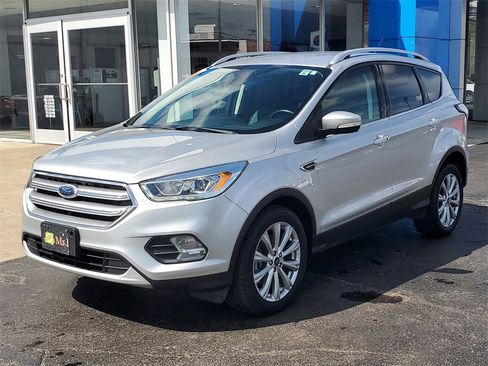 Used 2017 Ford Escape Titanium image 33