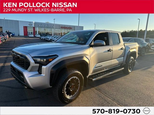 Used 2025 Toyota Tacoma TRD Off-Road w/ TRD Off Road Upgrade Package AWD/4WD image 1