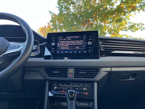 Used 2025 Volkswagen Jetta SE image 21