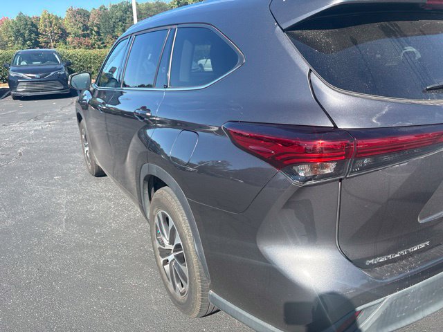 Used 2021 Toyota Highlander XLE FWD image 9