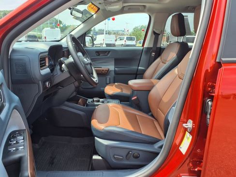 Used 2023 Ford Maverick Lariat w/ Lariat Luxury Package image 4