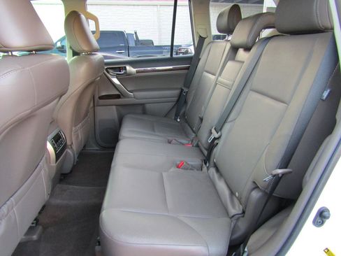 Used 2015 Lexus GX 460 w/ Premium Package image 10