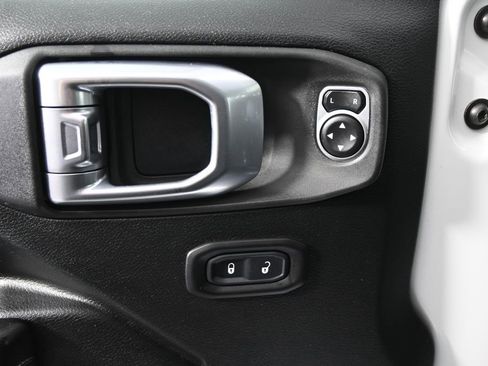 Used 2020 Jeep Wrangler Sport AWD/4WD image 18