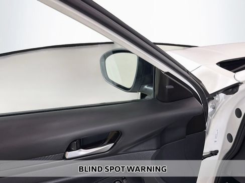 Used 2025 Nissan Altima 2.5 SV AWD/4WD image 3