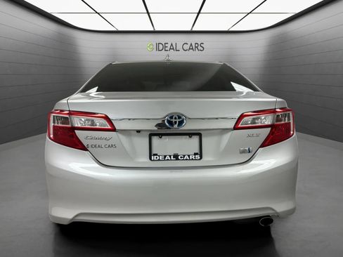 Used 2013 Toyota Camry XLE w/ Leather Pkg FWD image 6