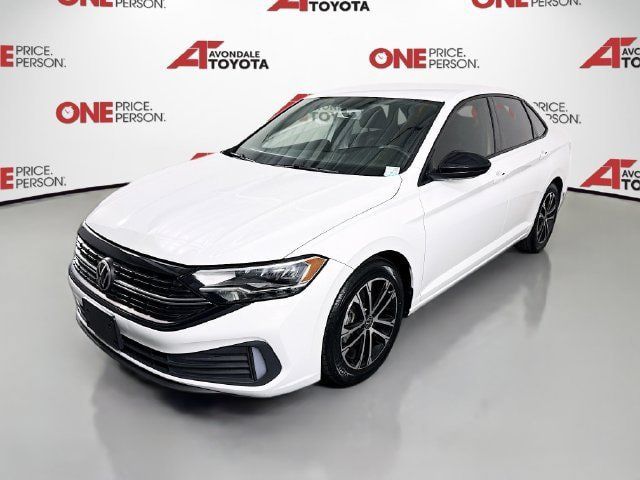 Used 2022 Volkswagen Jetta Sport FWD image 3