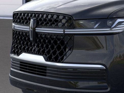 New 2025 Lincoln Navigator Reserve w/ Jet Appearance Package image 17