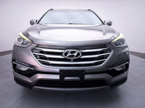 Used 2018 Hyundai Santa Fe Sport FWD image 2