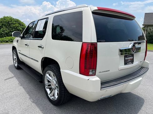 Used 2014 Cadillac Escalade Platinum AWD/4WD image 34