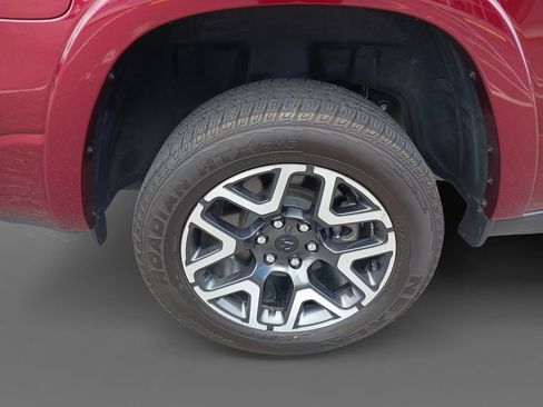 Certified 2025 RAM 1500 Laramie AWD/4WD image 8