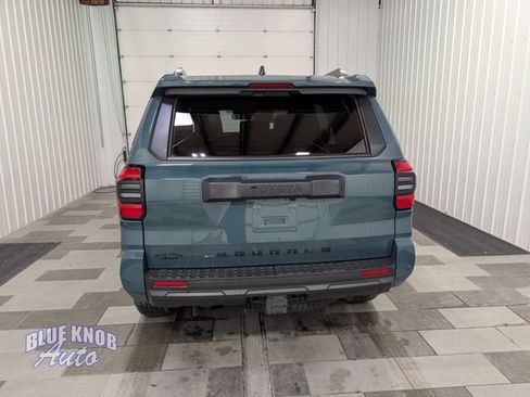 Used 2025 Toyota 4Runner TRD Off-Road Premium AWD/4WD image 3