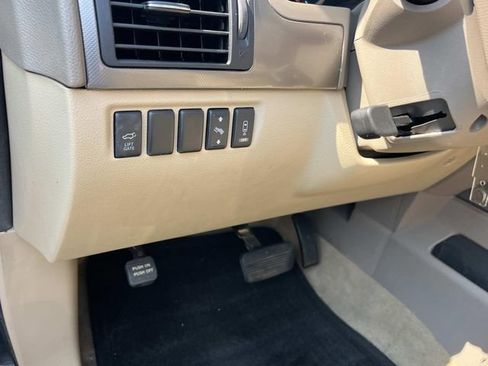 Used 2015 Nissan Armada SV w/ SV Driver Package RWD image 25