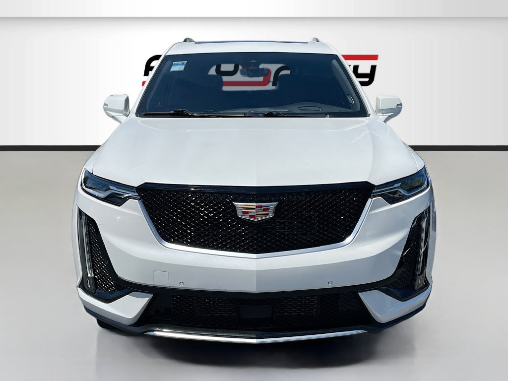 Used 2024 Cadillac XT6 Sport w/ Technology Package AWD/4WD image 2