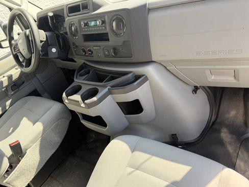 Used 2023 Ford E-450 and Econoline 450 Super Duty w/ Power Windows & Locks Group RWD image 15