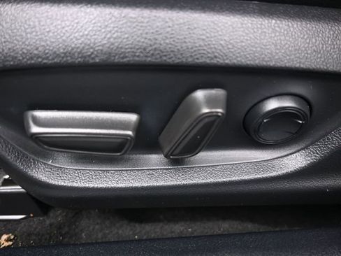 Used 2022 Toyota Camry SE image 33