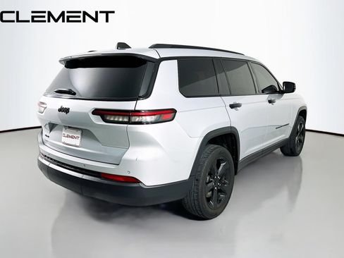 Used 2023 Jeep Grand Cherokee L Laredo AWD/4WD image 7