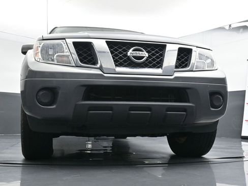 Used 2019 Nissan Frontier SV image 19