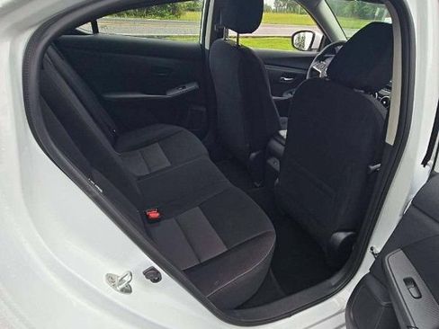 Used 2025 Nissan Sentra SV FWD image 10