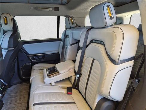 Used 2023 Rivian R1S Adventure AWD/4WD image 20